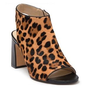 NEW Vince Camuto Leopard Calf Hair Leather Berlia Peeptoe Pumps Heels
Size:7